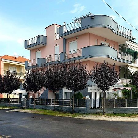 Néa Péramos Design Suites Efharis מראה חיצוני תמונה