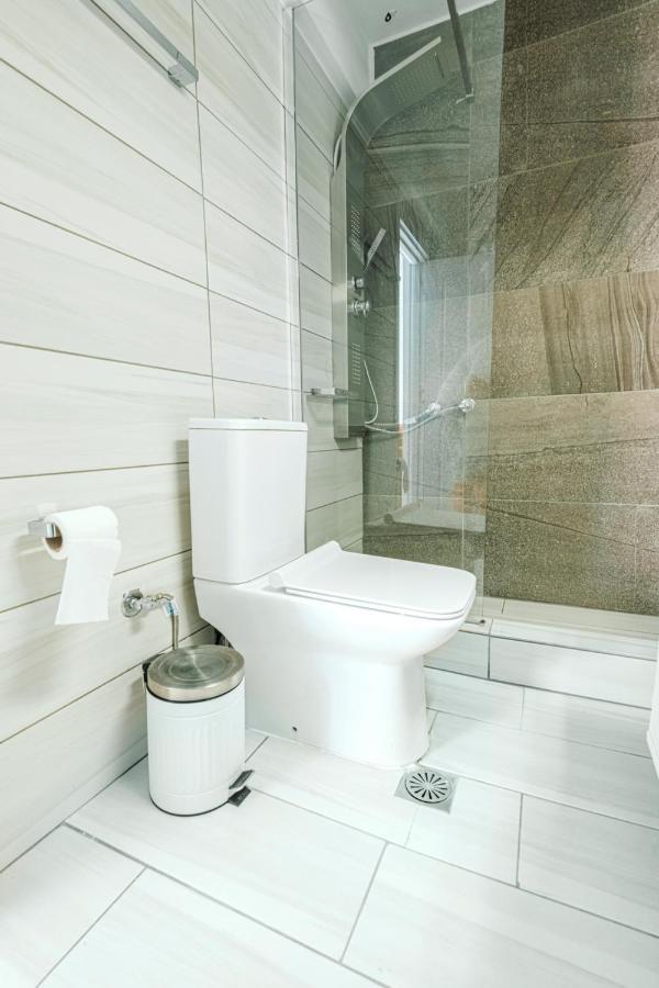 Néa Péramos Design Suites Efharis מראה חיצוני תמונה