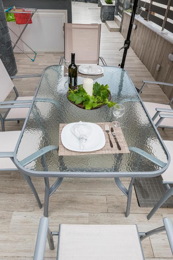 Néa Péramos Design Suites Efharis מראה חיצוני תמונה