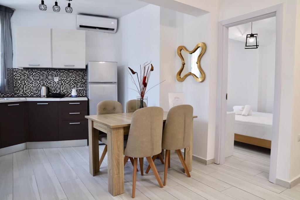 Néa Péramos Design Suites Efharis מראה חיצוני תמונה